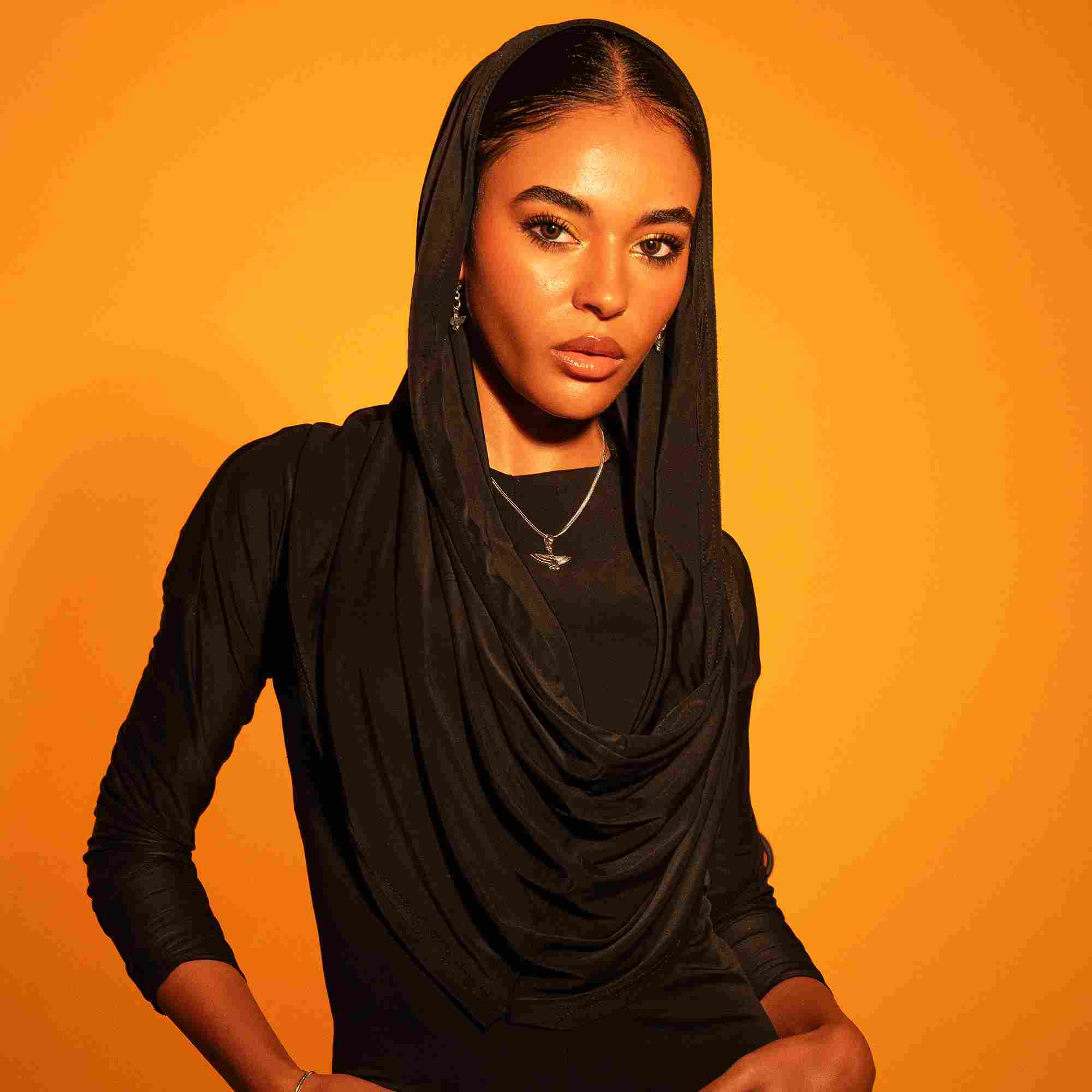 ايفري داي سلفر مع قلادة فريدام