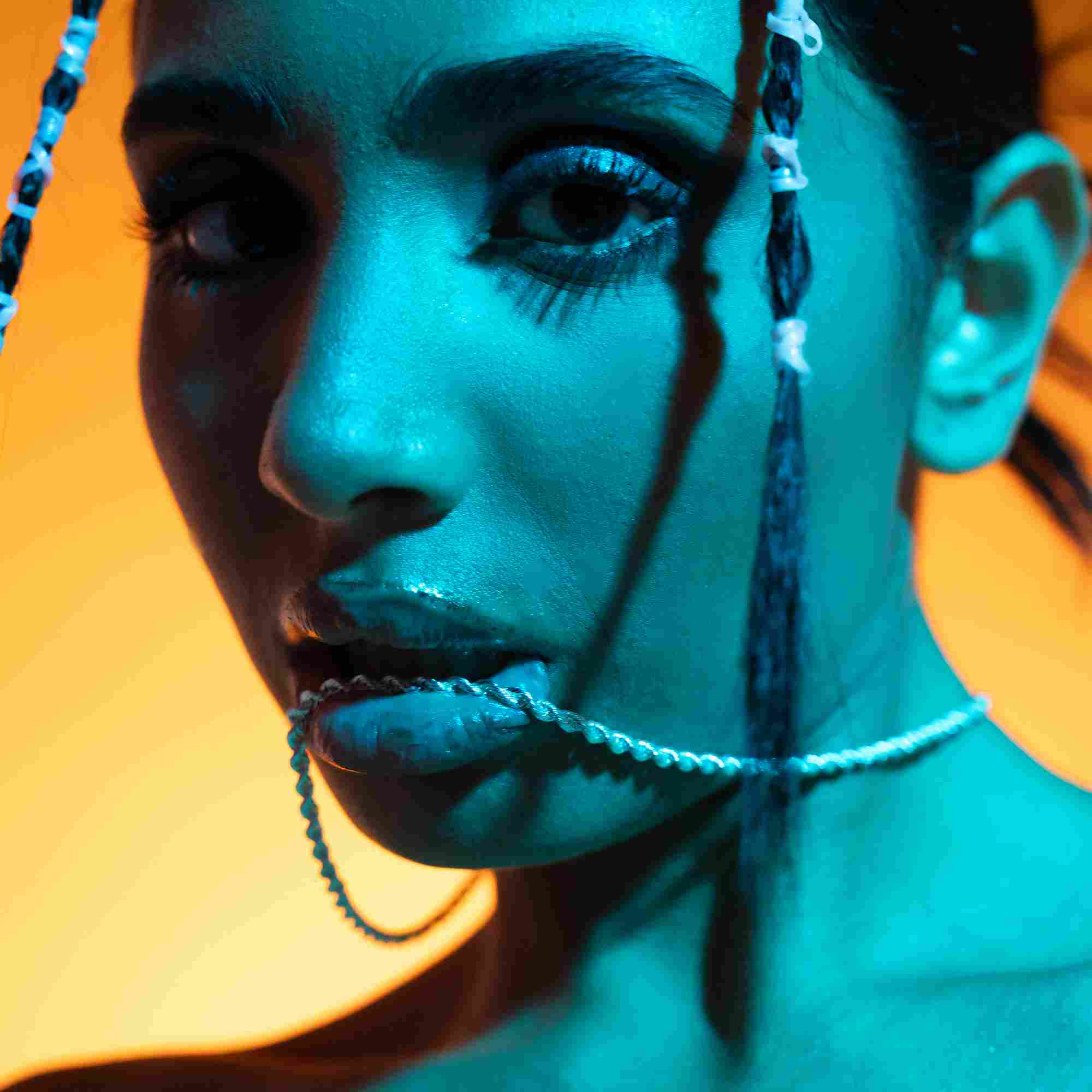 قلادة سيلفر تويستيد - silver