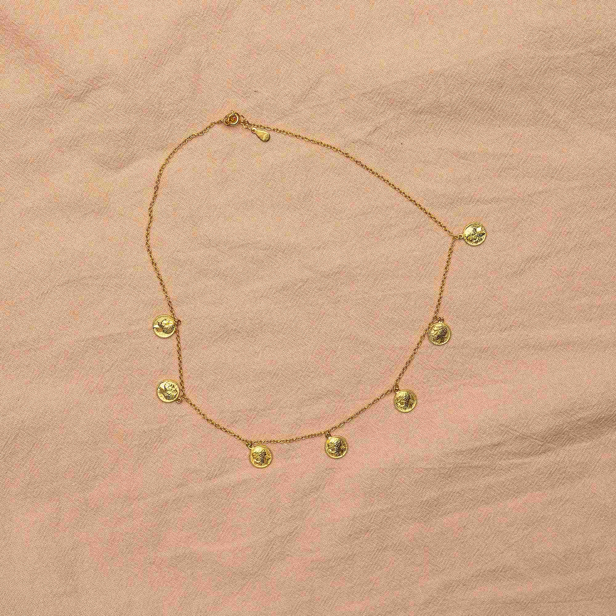 قلادة ذا جولدن كوين - gold