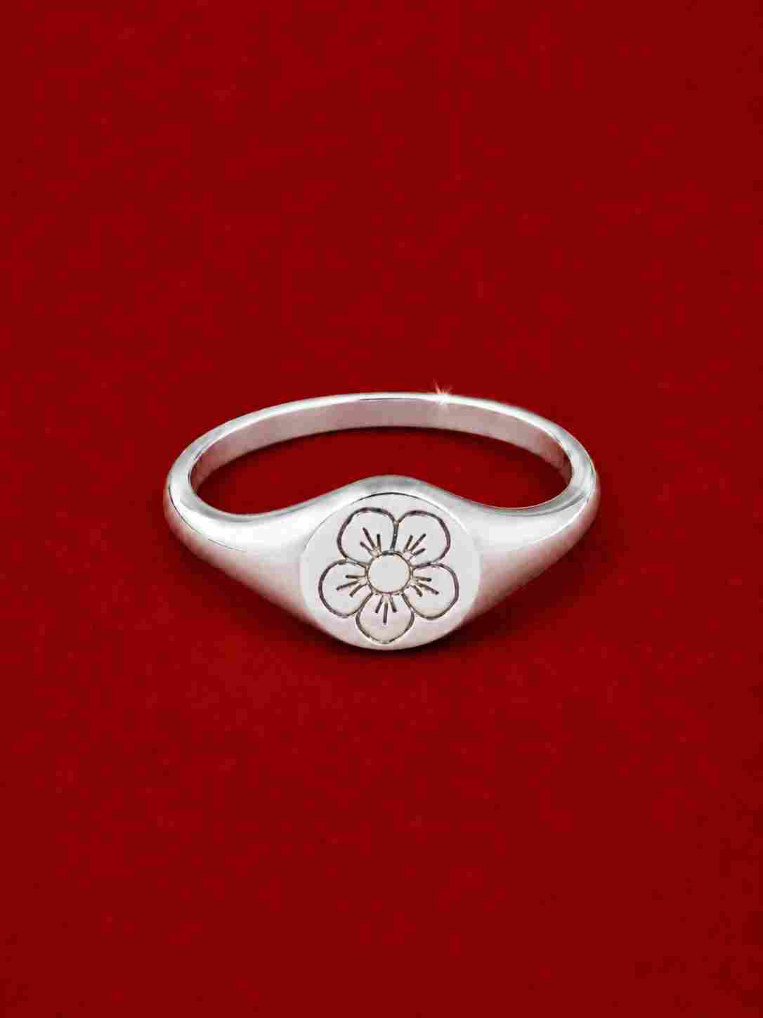 Bloom Signet Ring