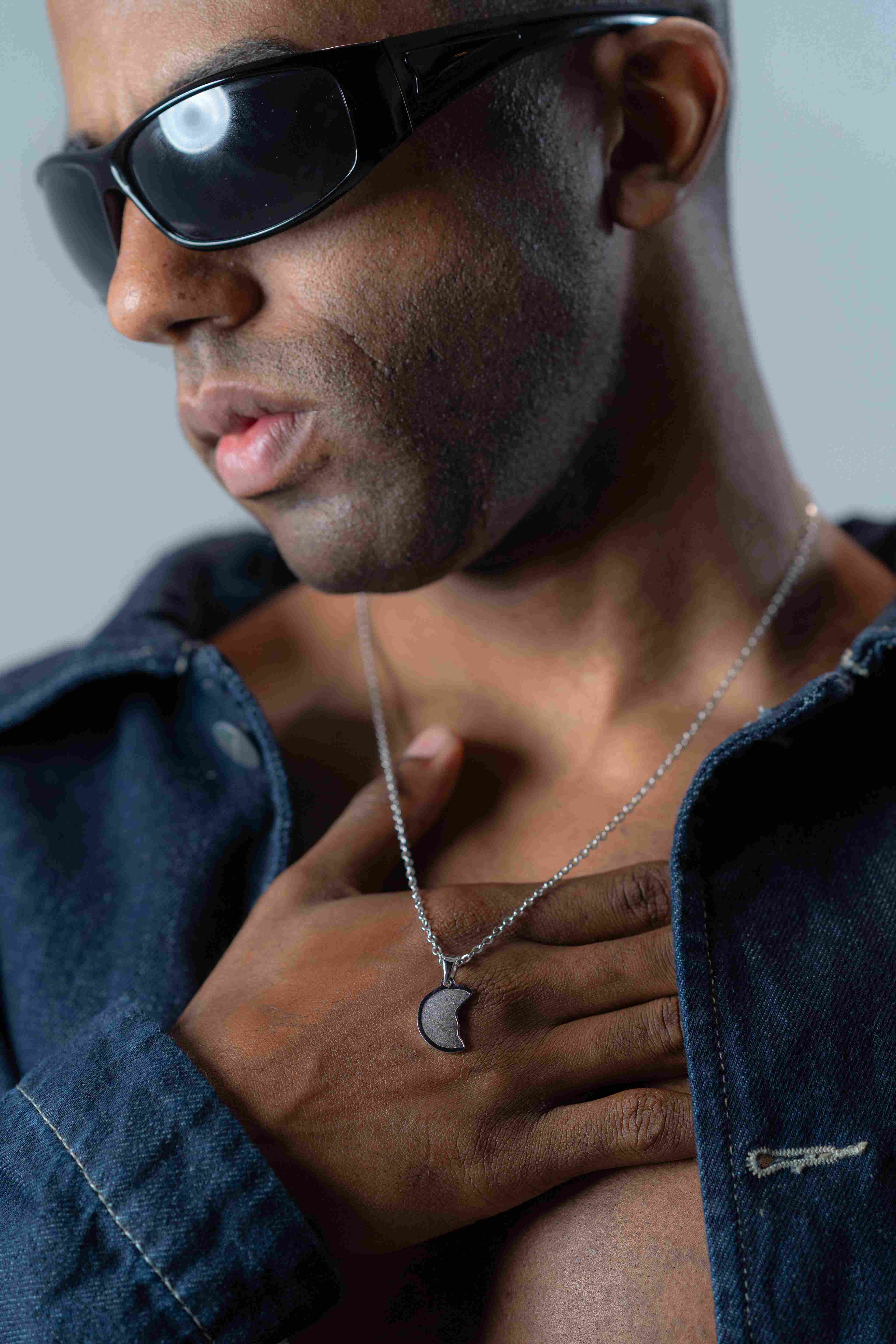 Split Moon Necklace - silver