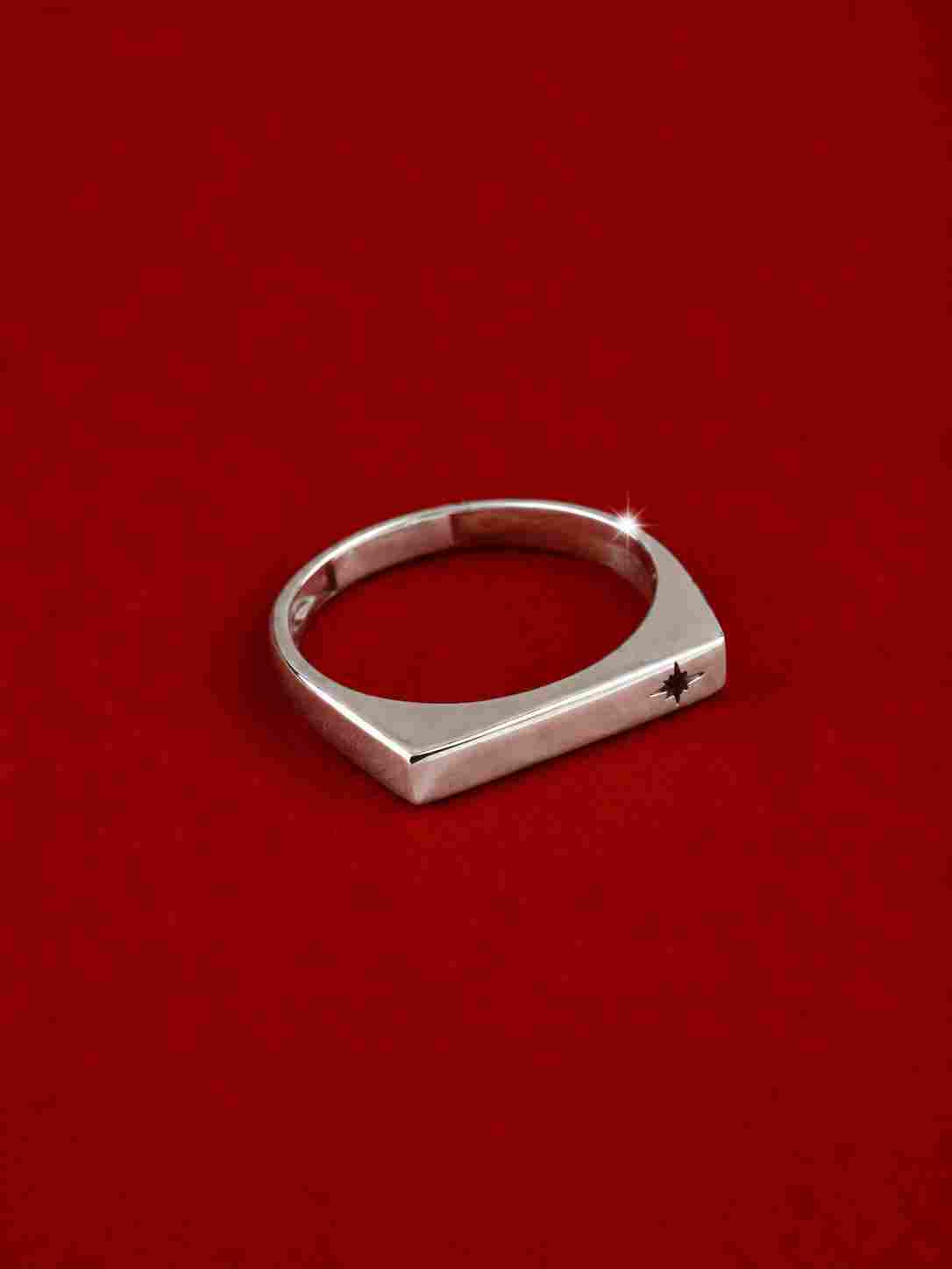 Zircon Stellar Ring - black