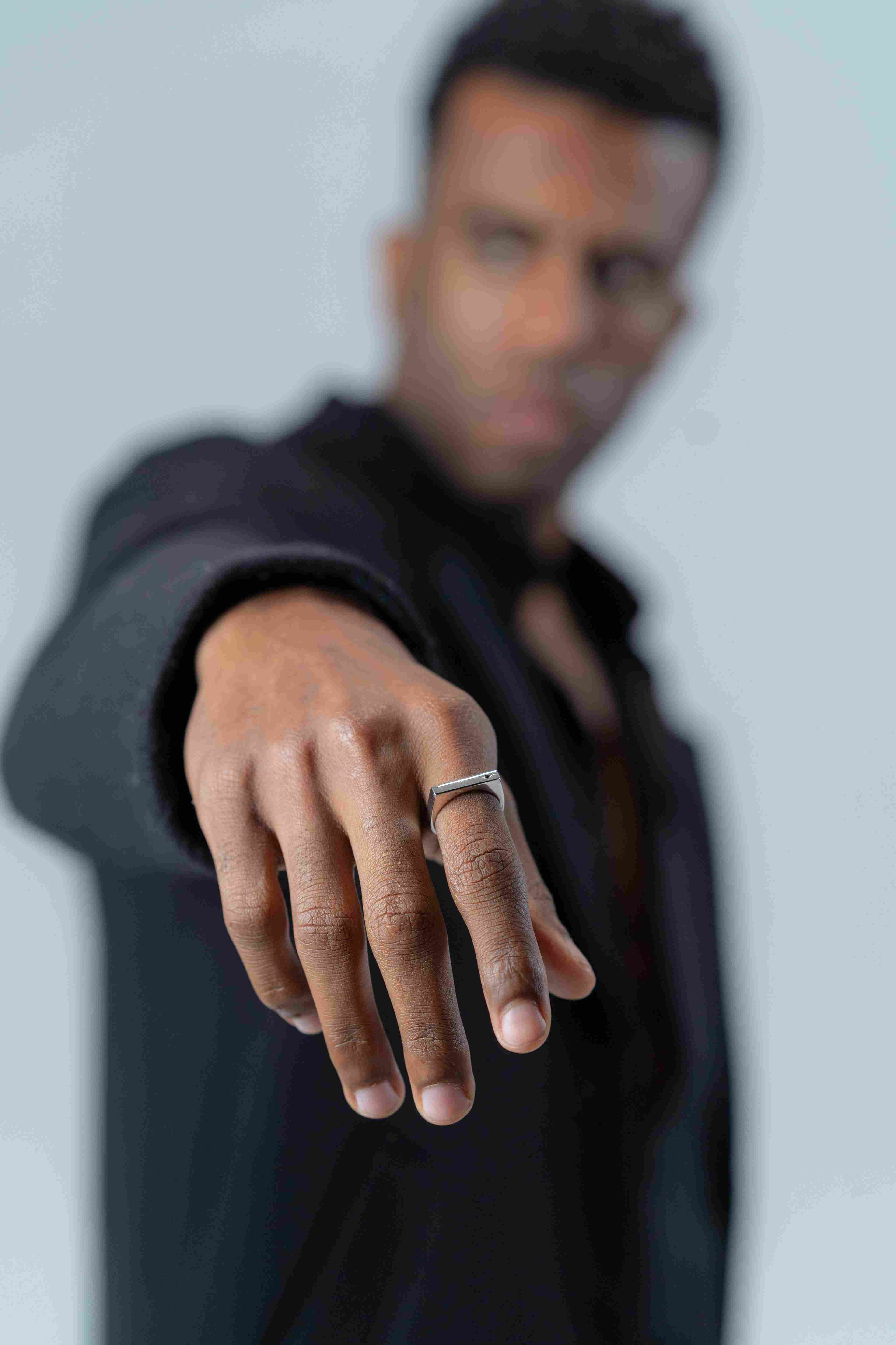 Zircon Stellar Ring - black