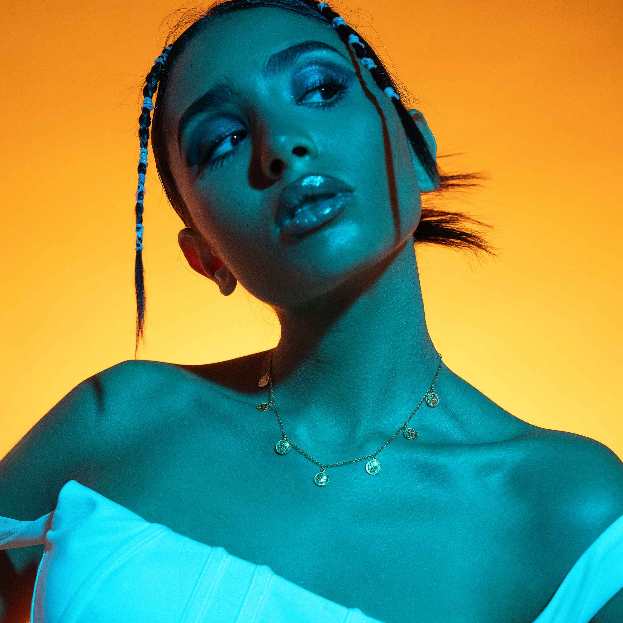 قلادة ذا جولدن كوين