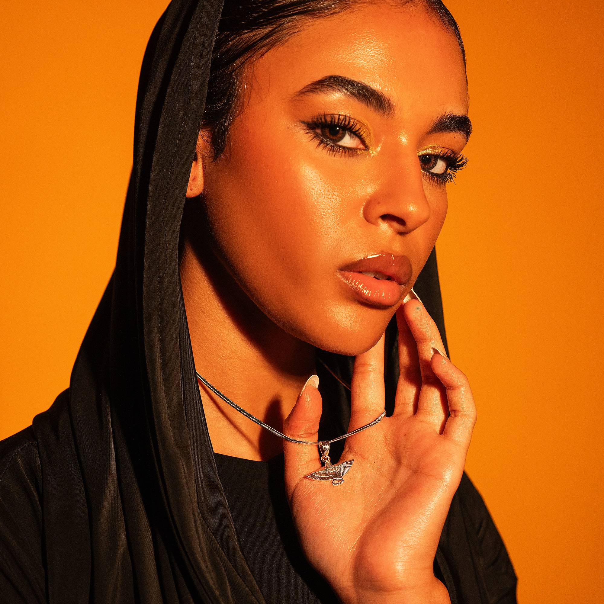 ايفري داي سلفر مع قلادة فريدام