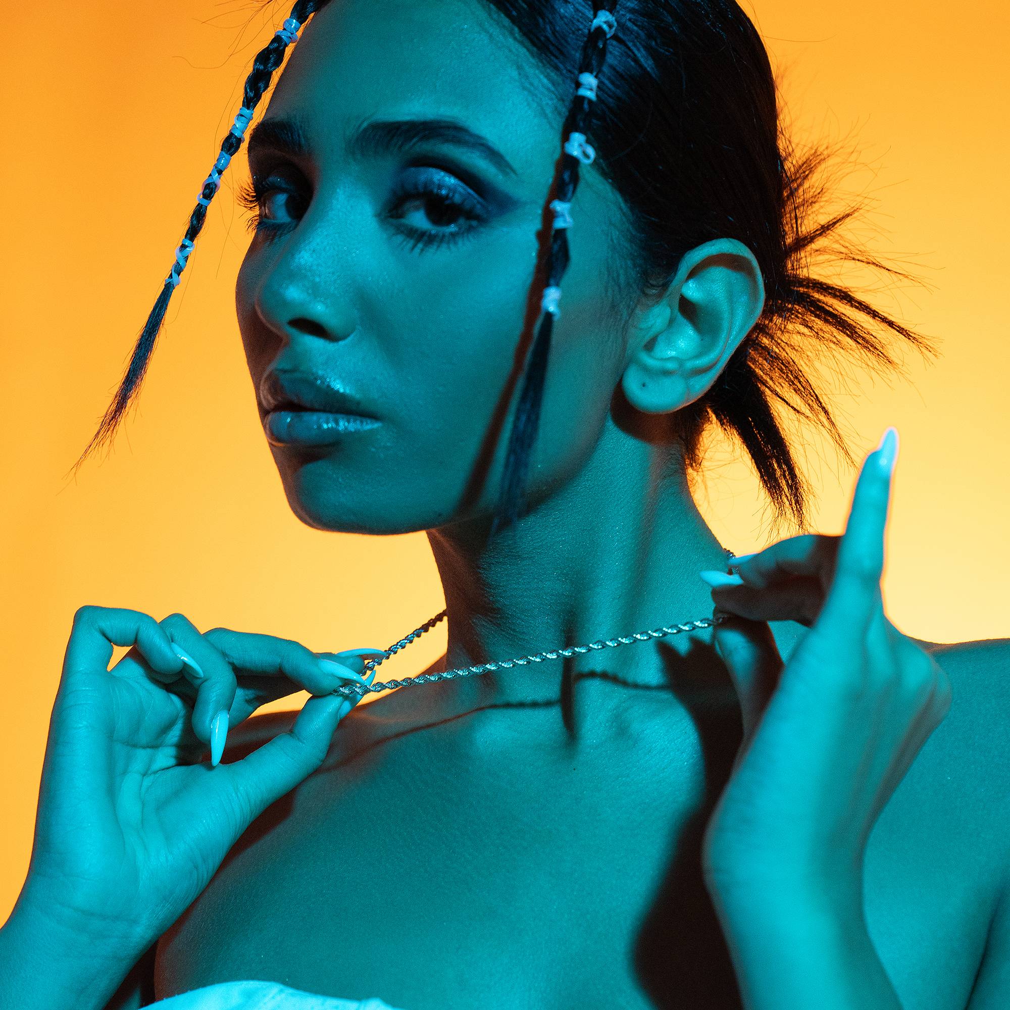 قلادة سيلفر تويستيد - silver