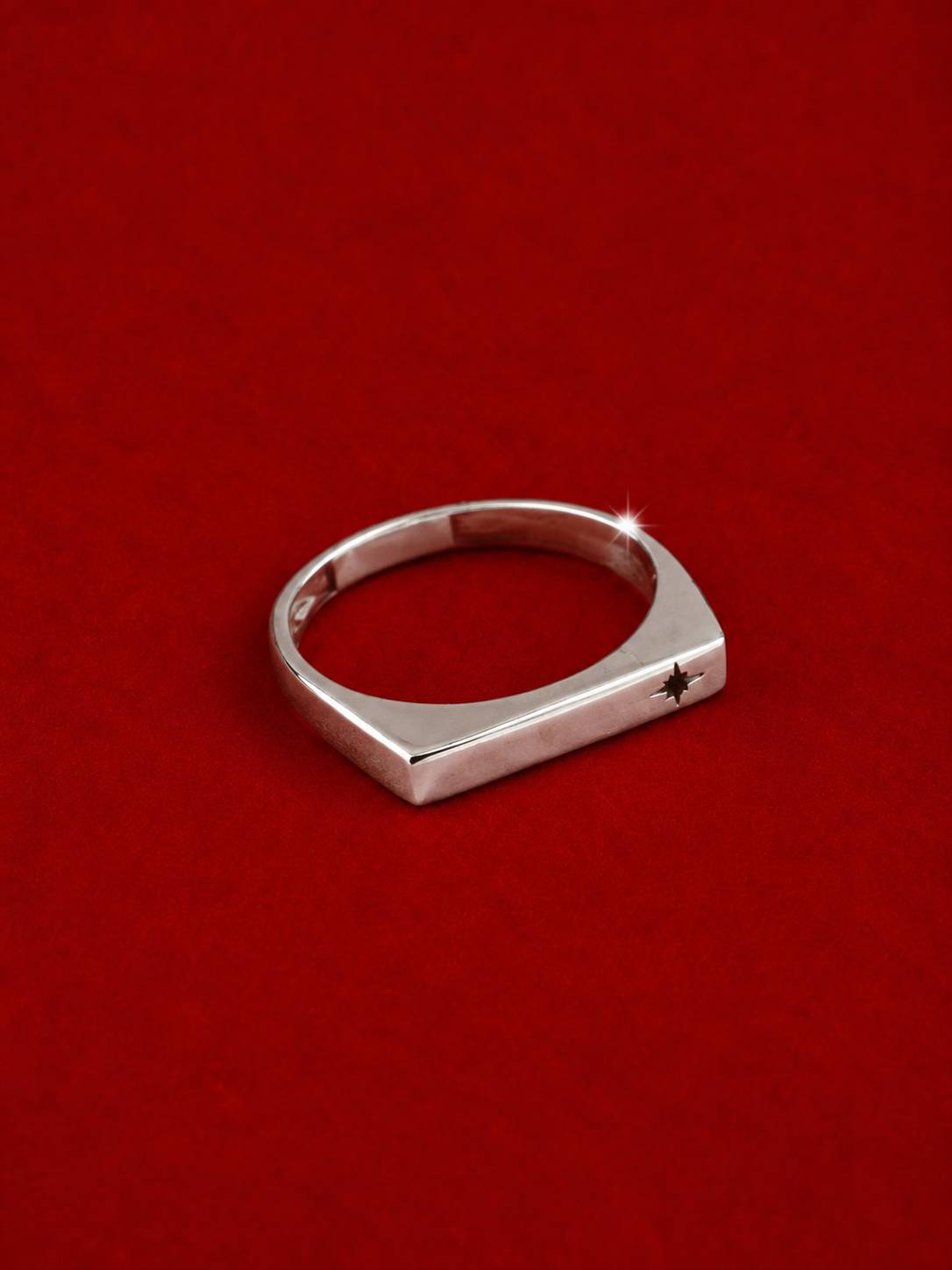Zircon Stellar Ring - black