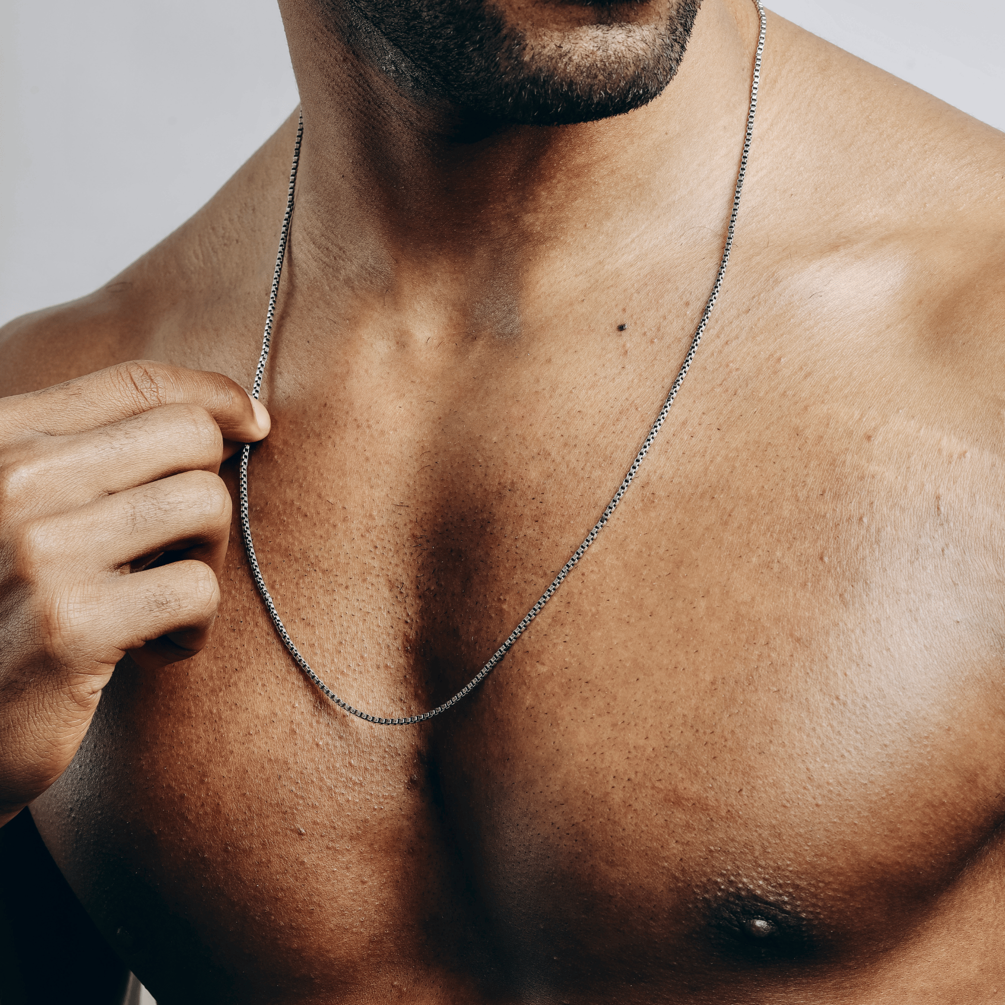 قلادة بوكس تشين - black